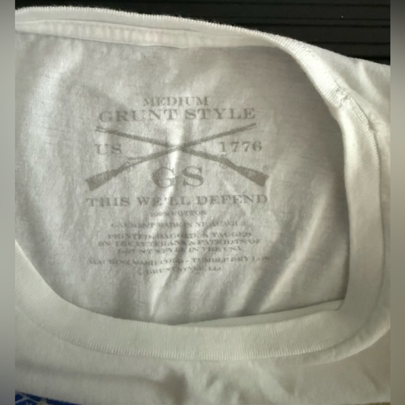 Women’s Grunt Style White Graphic Tee Size M
#0013 - Picture 5 of 5